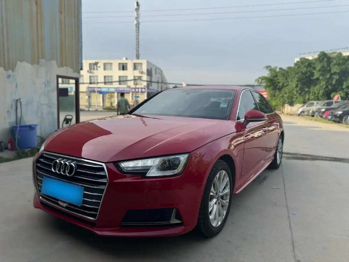 2017 Audi A4L 2.0T 190HP L4 7DCT