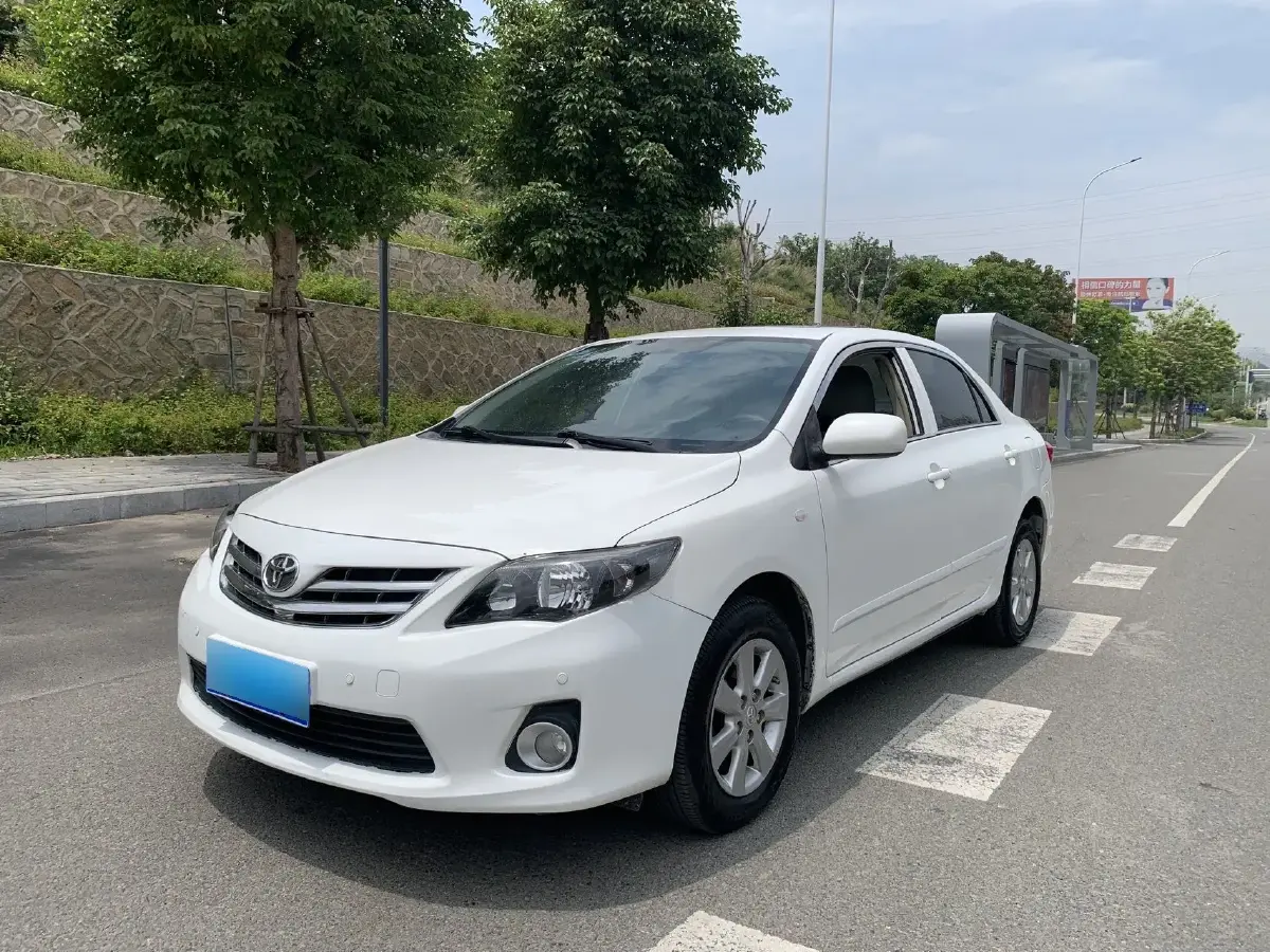 2013 Toyota Corolla 1.8L 140HP L4 CVT