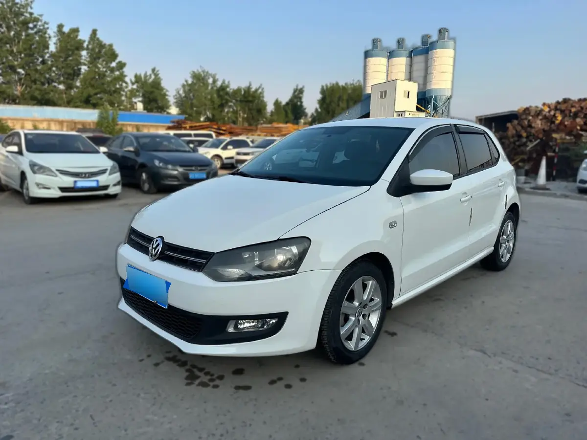 2013 Volkswagen Polo 1.4L 86HP L4 5MT