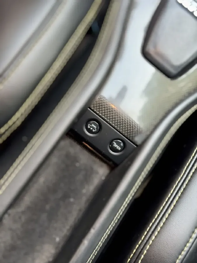 2012 Ferrari 458 4.5L 570HP V8 7DCT,autocango,china used car exporter,china ev exporter,chinese used car exporter,chinese used ev exporter