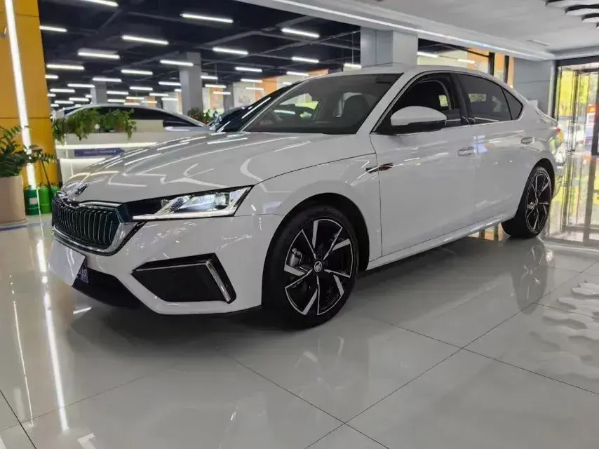 2022 Skoda Octavia 1.4T 150HP L4 7DCT