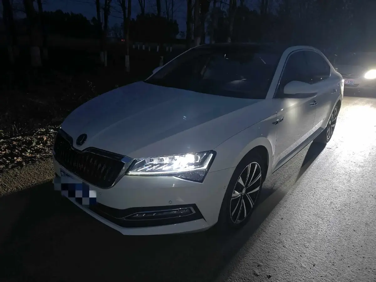 2021 Skoda Superb 2.0T 186HP L4 7DCT