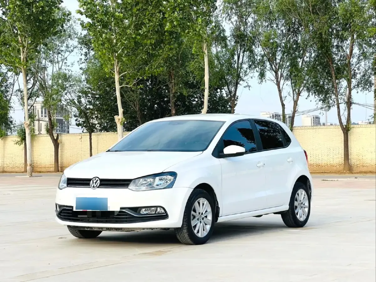 2014 Volkswagen Polo 1.6L 110HP L4 6AT