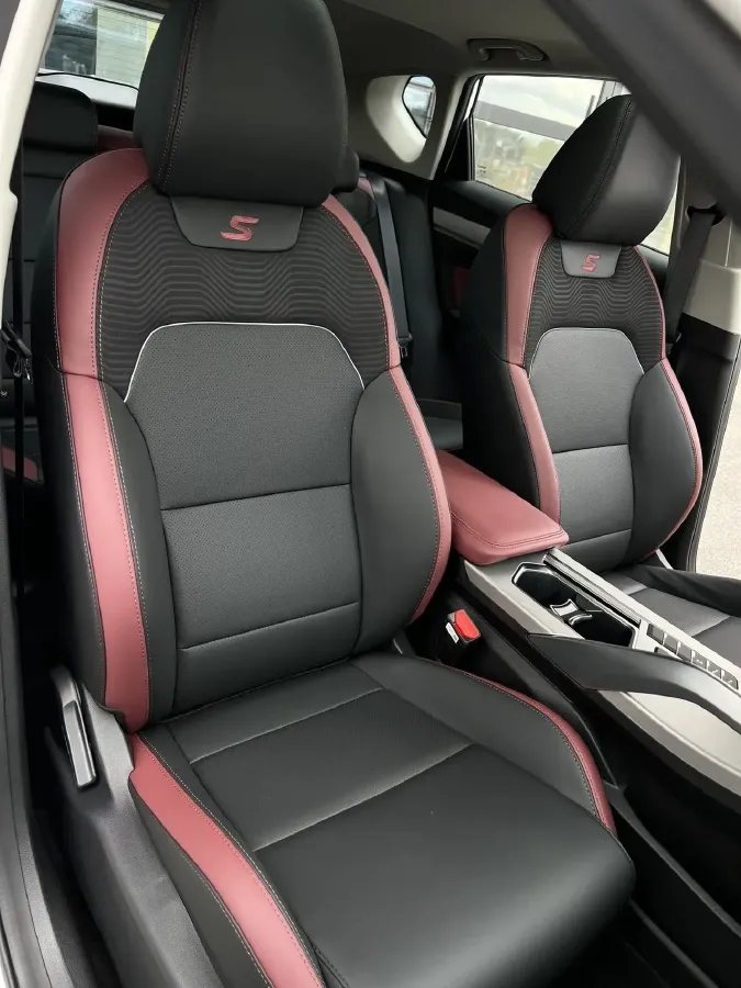 2021 Geely Coolray 1.4T 141HP L4 6DCT,autocango,china used car exporter,china ev exporter,chinese used car exporter,chinese used ev exporter