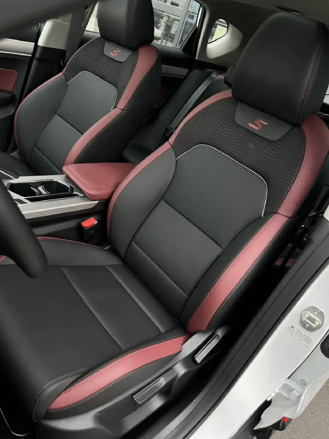 2021 Geely Coolray 1.4T 141HP L4 6DCT,autocango,china used car exporter,china ev exporter,chinese used car exporter,chinese used ev exporter