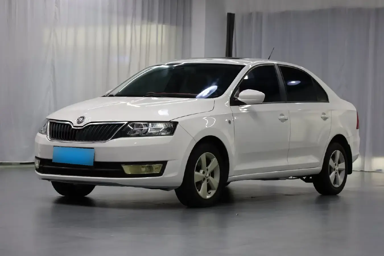 2013 Skoda Rapid 1.6L 110HP L4 5MT