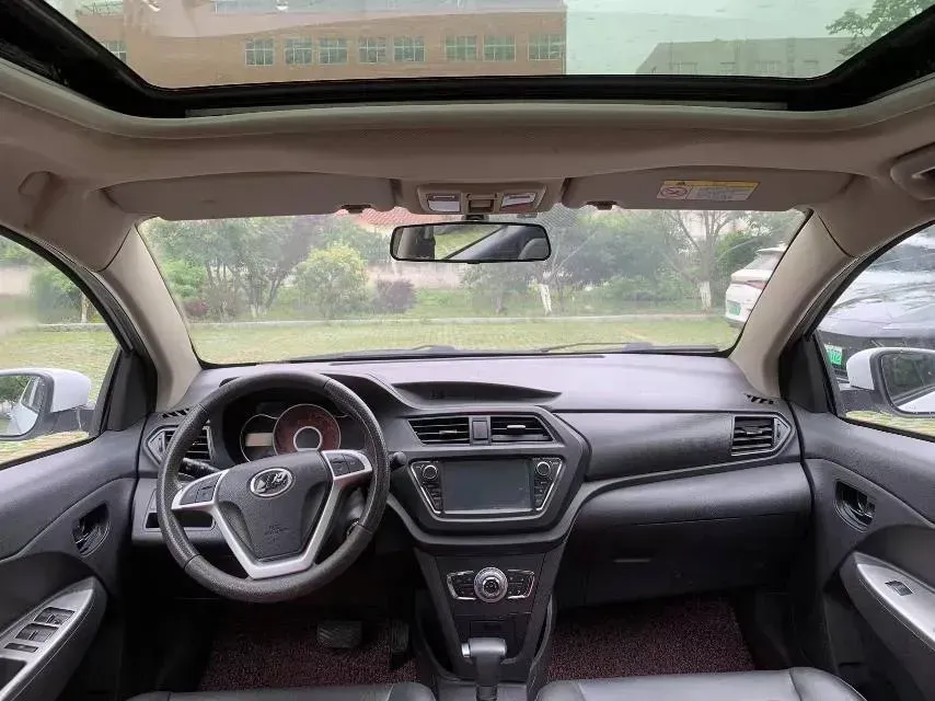 2014 LiFan X50 1.5L 103HP L4 CVT,autocango,china used car exporter,china ev exporter,chinese used car exporter,chinese used ev exporter