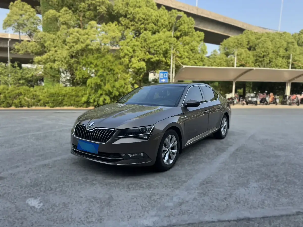 2016 Skoda Superb 1.4T 150HP L4 7DCT