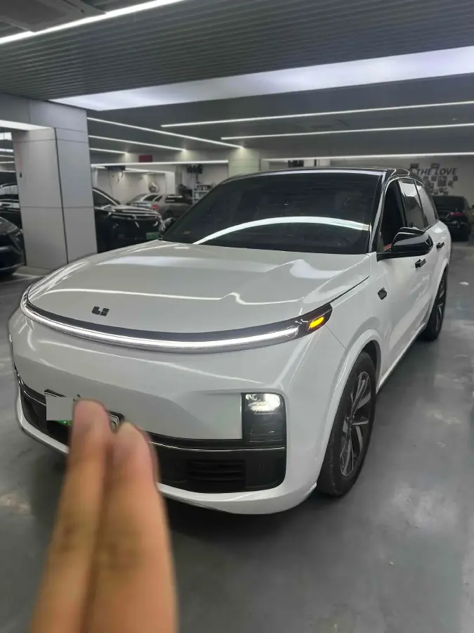 2023 Li L8 Range Extended 154HP REEV 40.9KWH