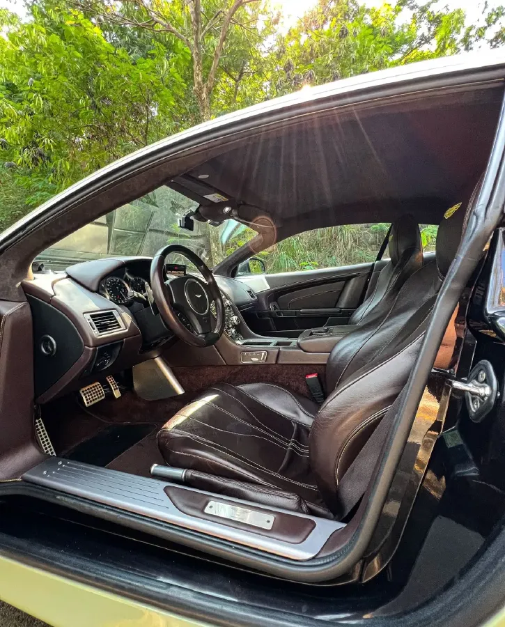 2013 Aston Martin DB9 6.0L 517HP V12 6AT,autocango,china used car exporter,china ev exporter,chinese used car exporter,chinese used ev exporter