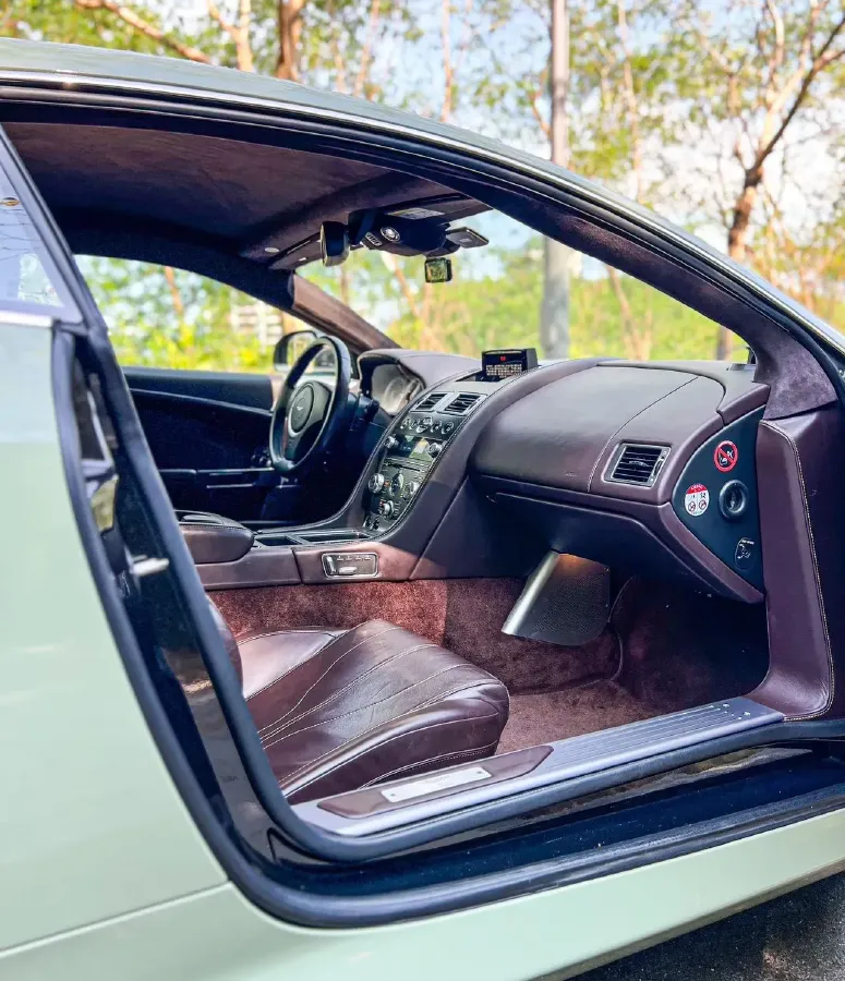 2013 Aston Martin DB9 6.0L 517HP V12 6AT,autocango,china used car exporter,china ev exporter,chinese used car exporter,chinese used ev exporter