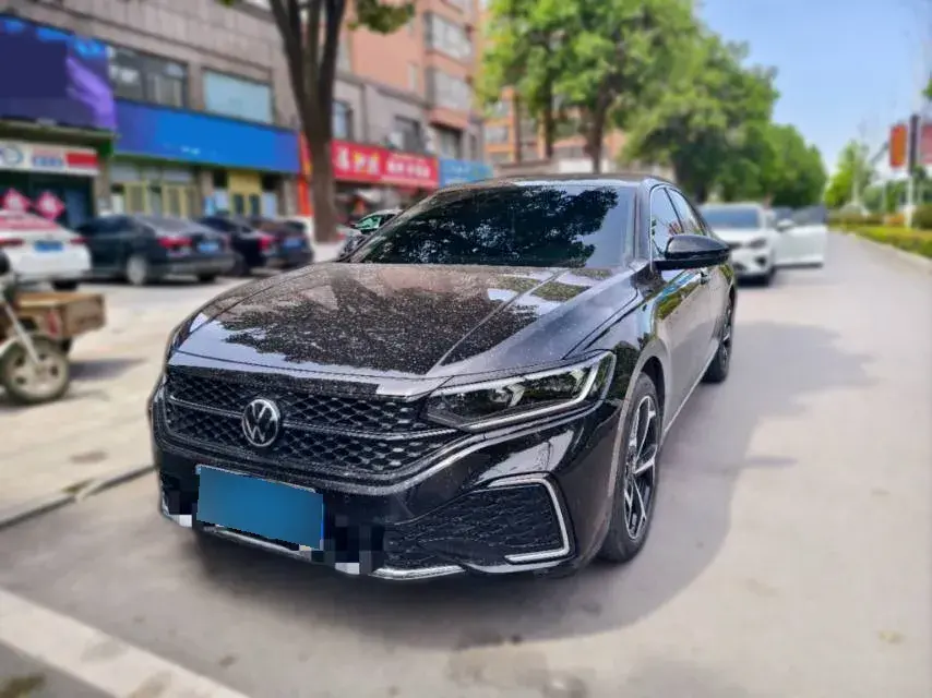 2023 Volkswagen Passat 2.0T 186HP L4 7DCT