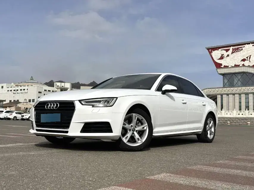 2017 Audi A4L 2.0T 190HP L4 7DCT