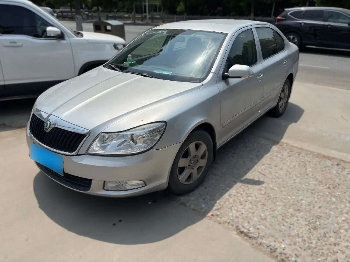 2012 Skoda Octavia 1.6L 105HP L4 5MT