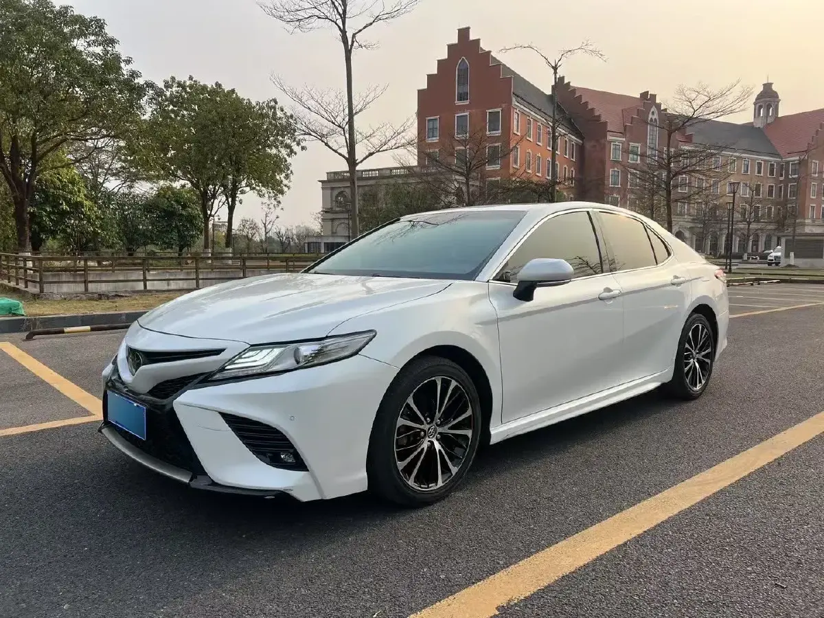 2018 Toyota Camry 2.0L 169HP L4 6AT
