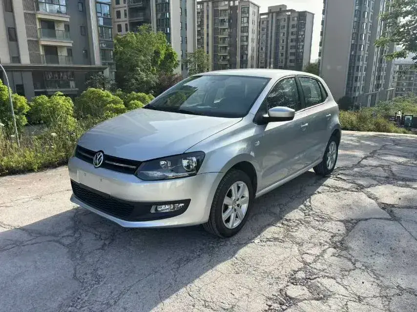 2013 Volkswagen Polo 1.4L 86HP L4 5MT