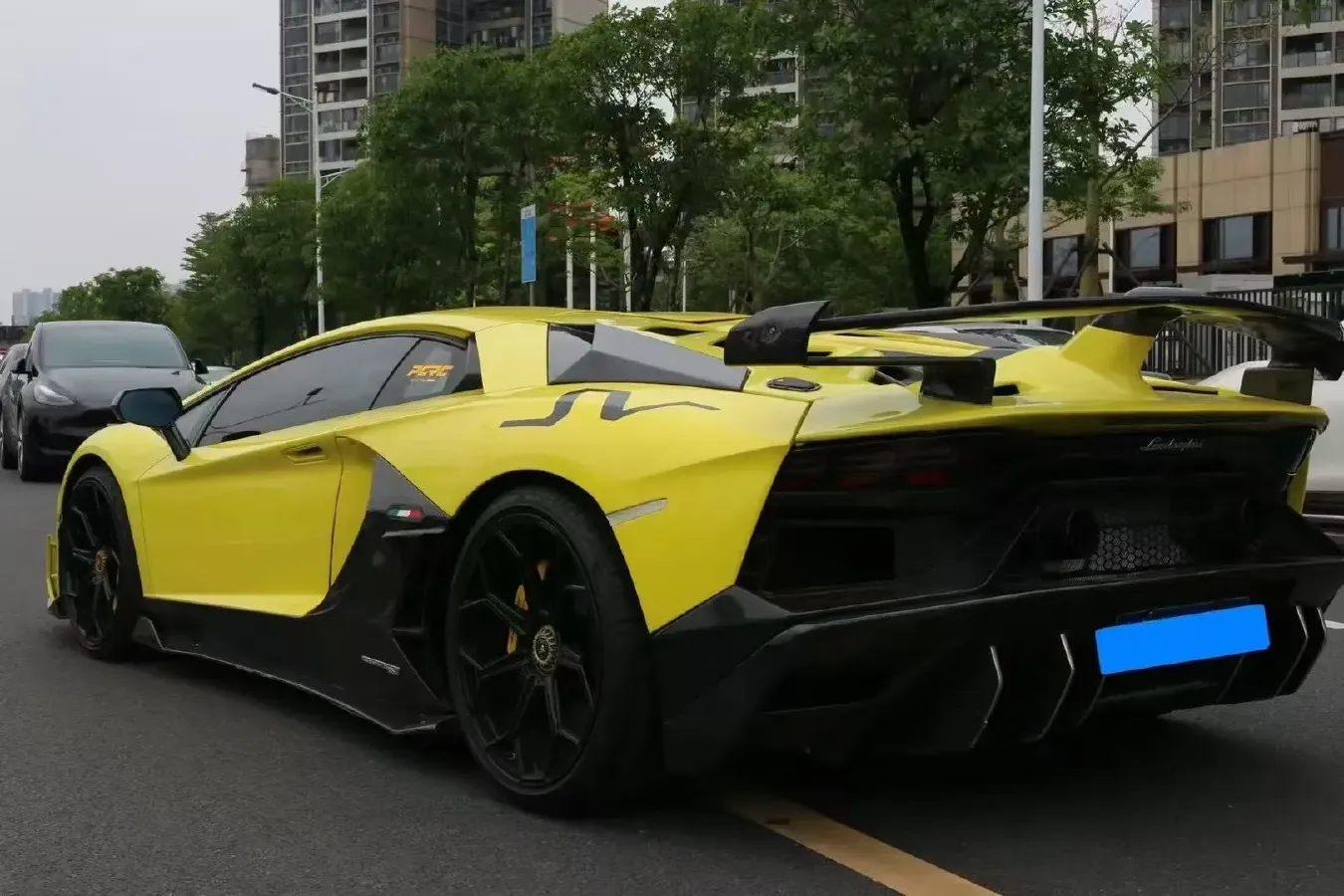 2011 Lamborghini Aventador 6.5L 700HP V12 7ISR,autocango,china used car exporter,china ev exporter,chinese used car exporter,chinese used ev exporter