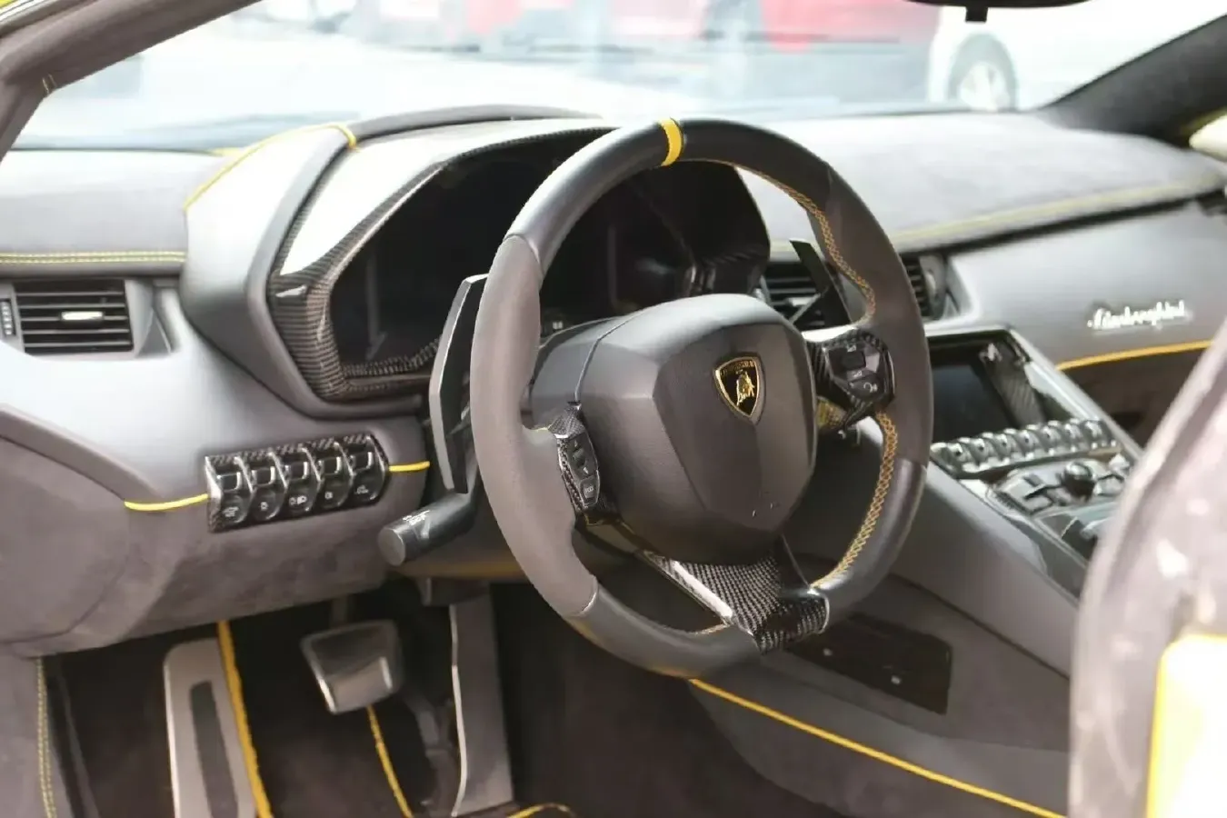 2011 Lamborghini Aventador 6.5L 700HP V12 7ISR,autocango,china used car exporter,china ev exporter,chinese used car exporter,chinese used ev exporter