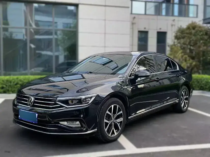 2017 Volkswagen Passat 1.8T 180HP L4 7DCT