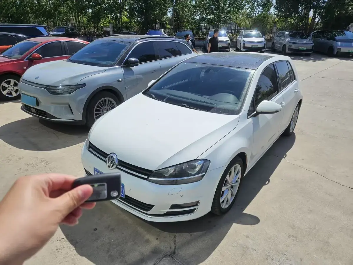2015 Volkswagen Golf 1.4T 150HP L4 7DCT