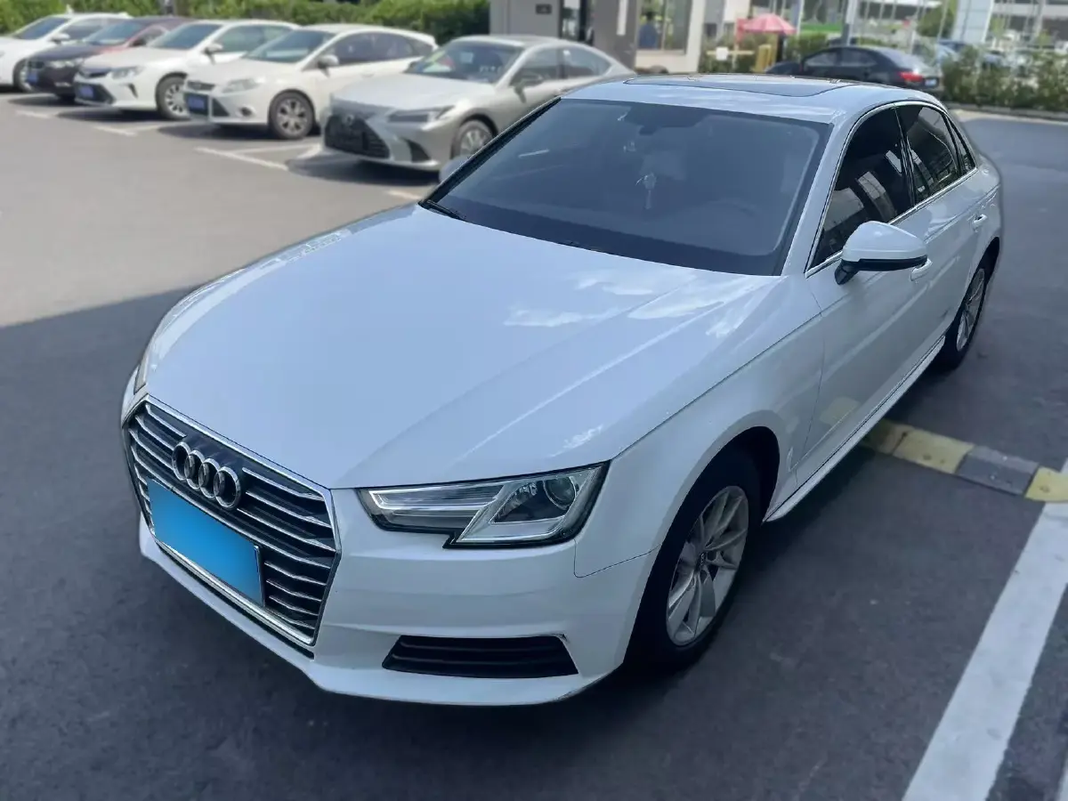 2017 Audi A4L 2.0T 190HP L4 7DCT
