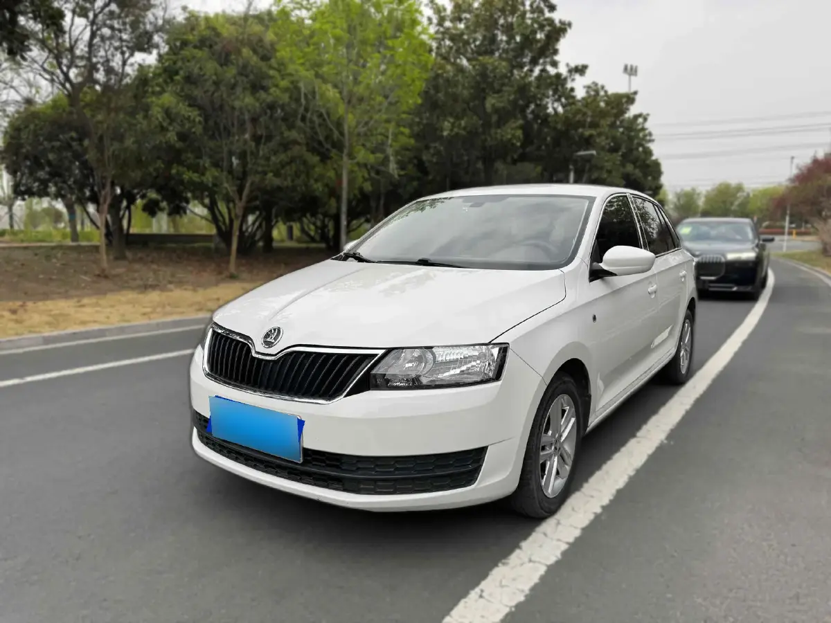 2016 Skoda Rapid Spaceback 1.6L 110HP L4 6AT