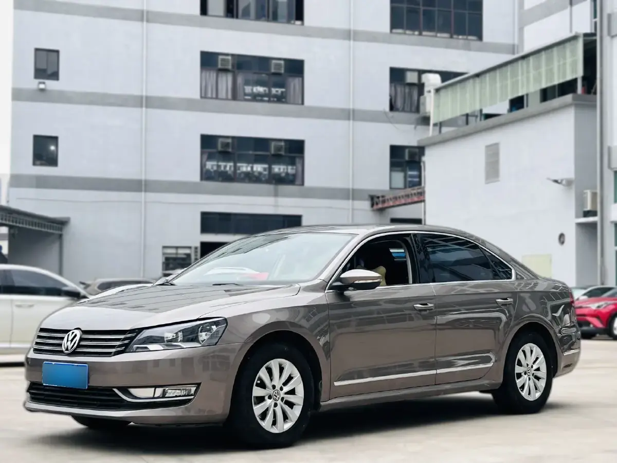 2015 Volkswagen Passat 1.8T 160HP L4 7DCT