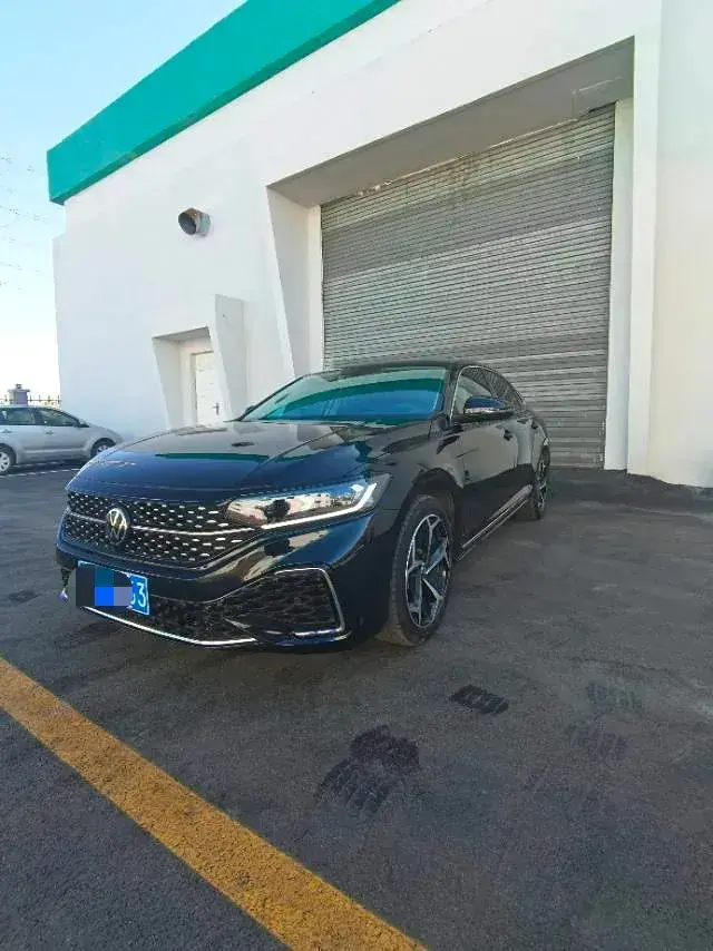 2023 Volkswagen Passat 2.0T 186HP L4 7DCT