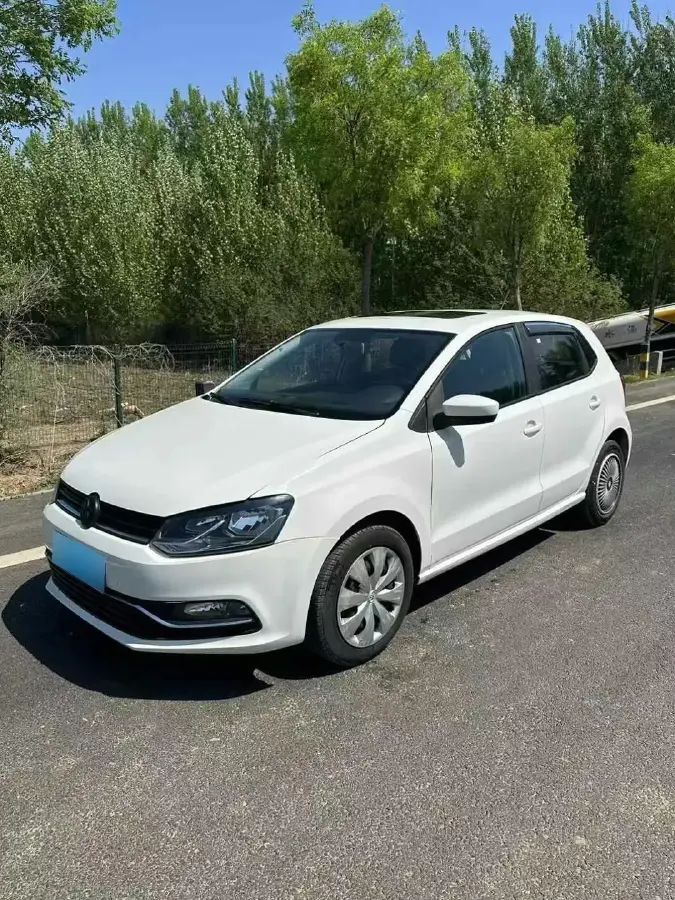 2016 Volkswagen Polo 1.6L 110HP L4 5MT