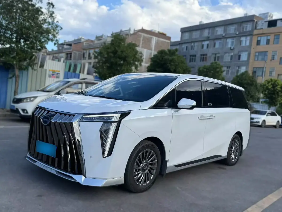 2023 GAC Trumpchi M8 2.0T 190HP L4 E-CVT Hybrid