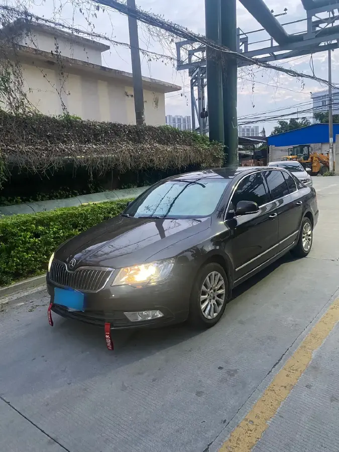 2013 Skoda Superb 1.4T 131HP L4 7DCT