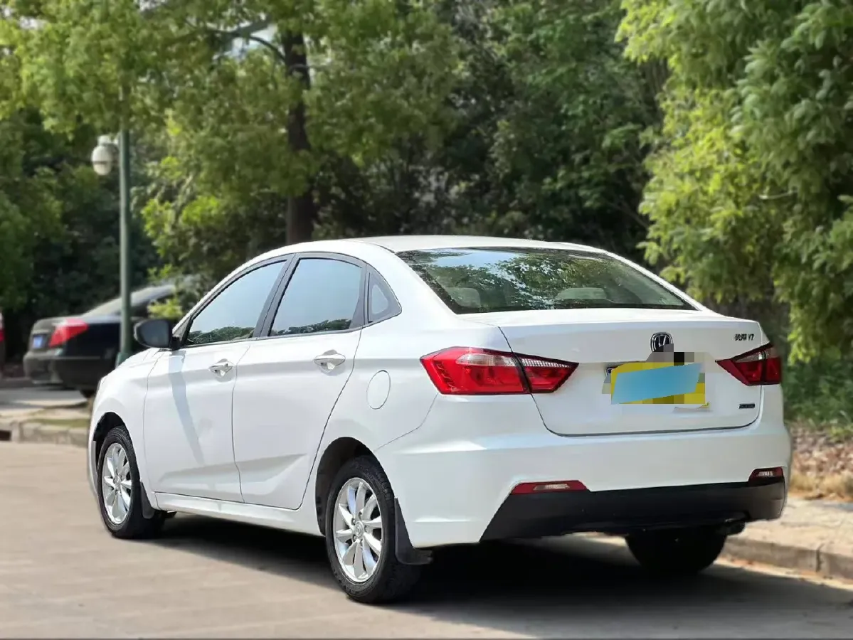 2015 ChangAn Alsvin V7 1.6L 124HP L4 5MT,autocango,china used car exporter,china ev exporter,chinese used car exporter,chinese used ev exporter