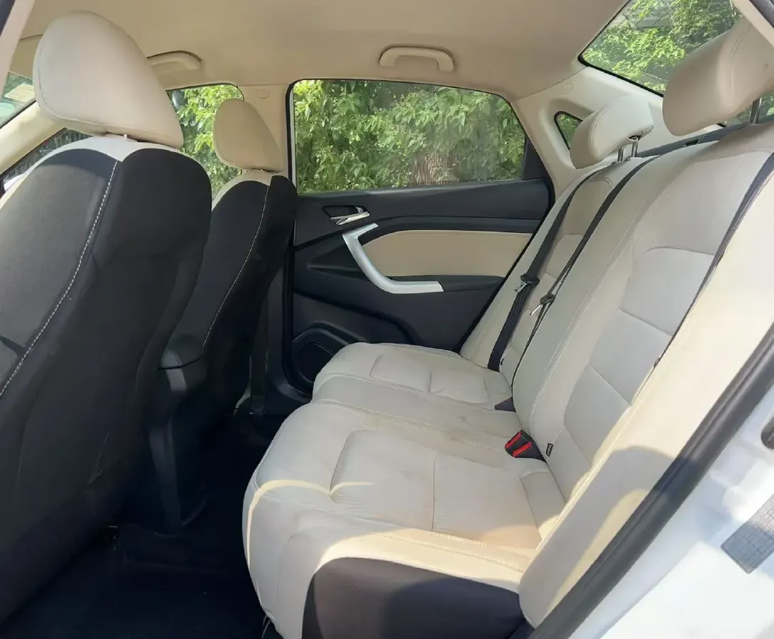 2015 ChangAn Alsvin V7 1.6L 124HP L4 5MT,autocango,china used car exporter,china ev exporter,chinese used car exporter,chinese used ev exporter