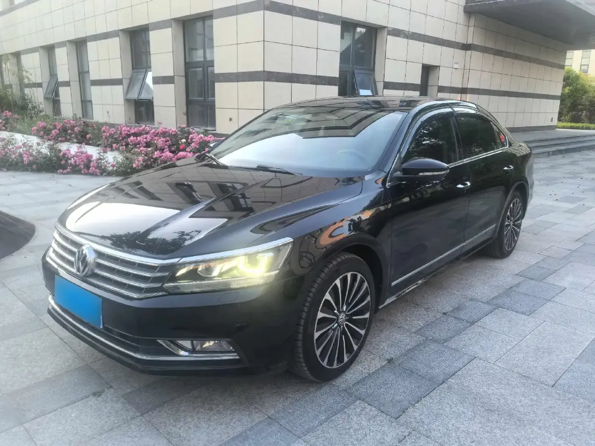 2017 Volkswagen Passat 1.8T 180HP L4 7DCT