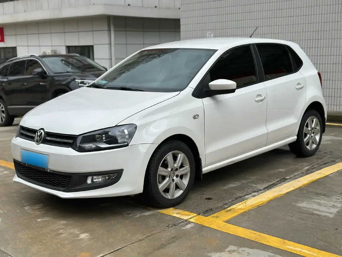 2013 Volkswagen Polo 1.4L 86HP L4 5MT