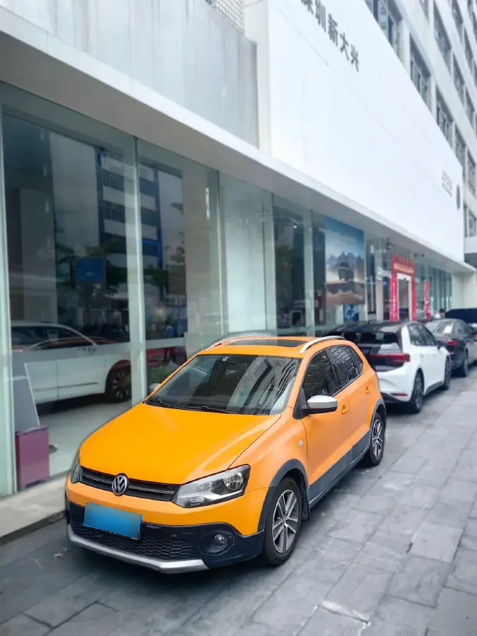 2012 Volkswagen Polo 1.6L 105HP L4 5MT