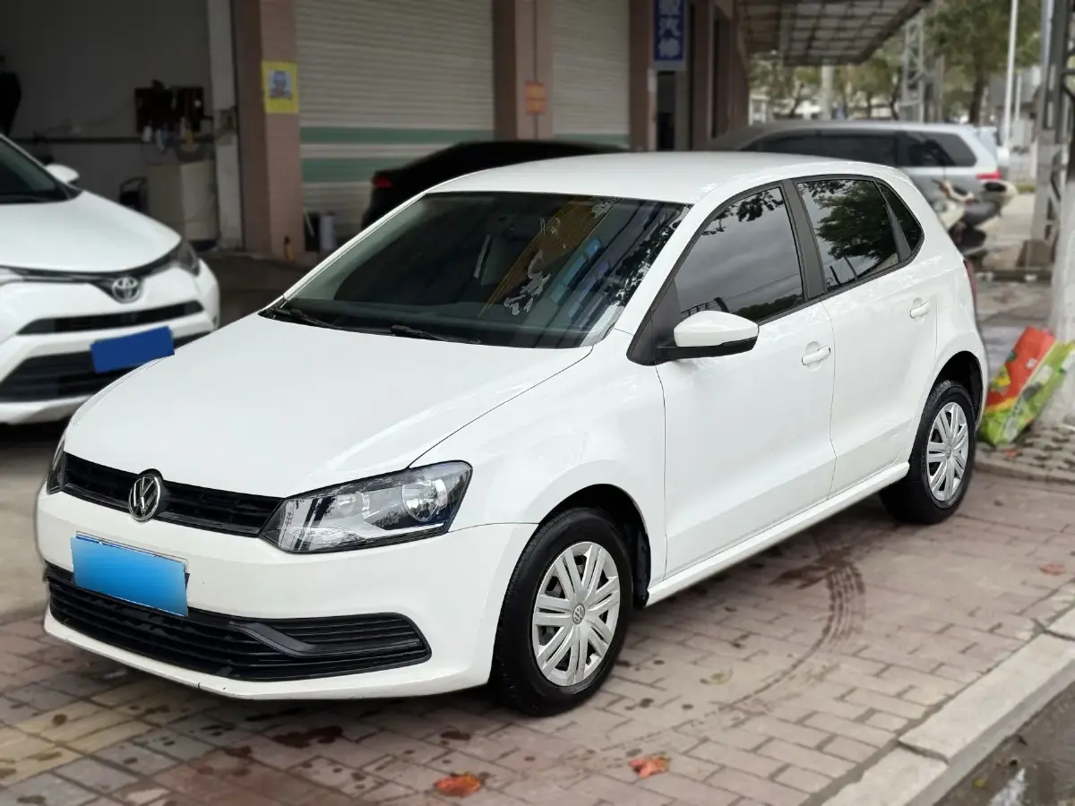 2016 Volkswagen Polo 1.4L 90HP L4 6AT