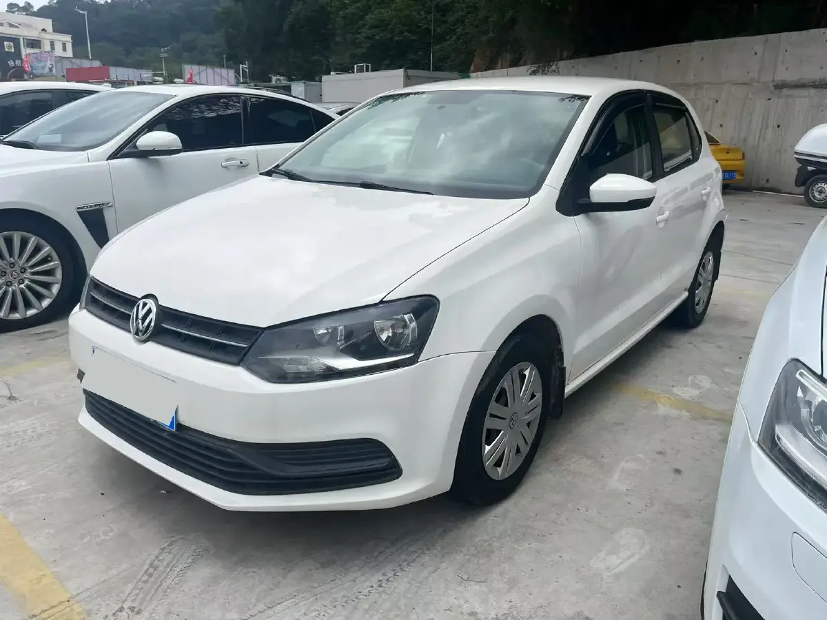2016 Volkswagen Polo 1.4L 90HP L4 6AT