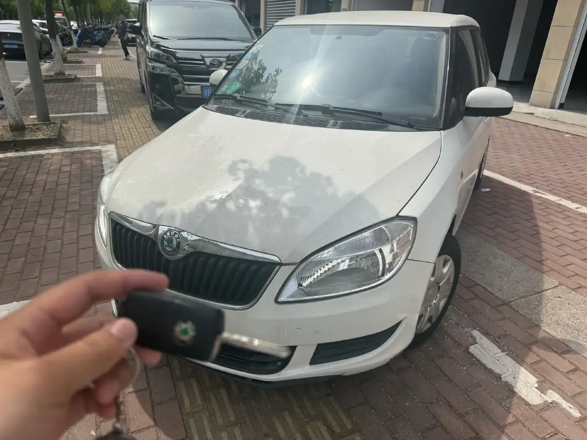 2012 Skoda Fabia 1.4L 86HP L4 6AT
