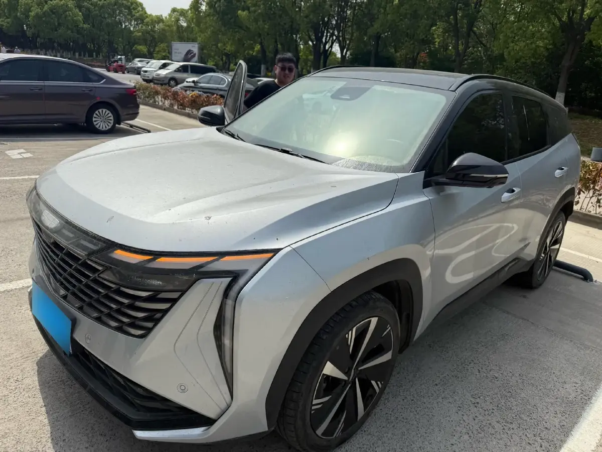 2023 Geely StarRay 2.0T 218HP L4 7DCT