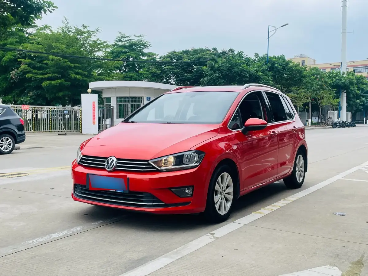 2016 Volkswagen Golf Sportsvan 1.4T 131HP L4 5MT