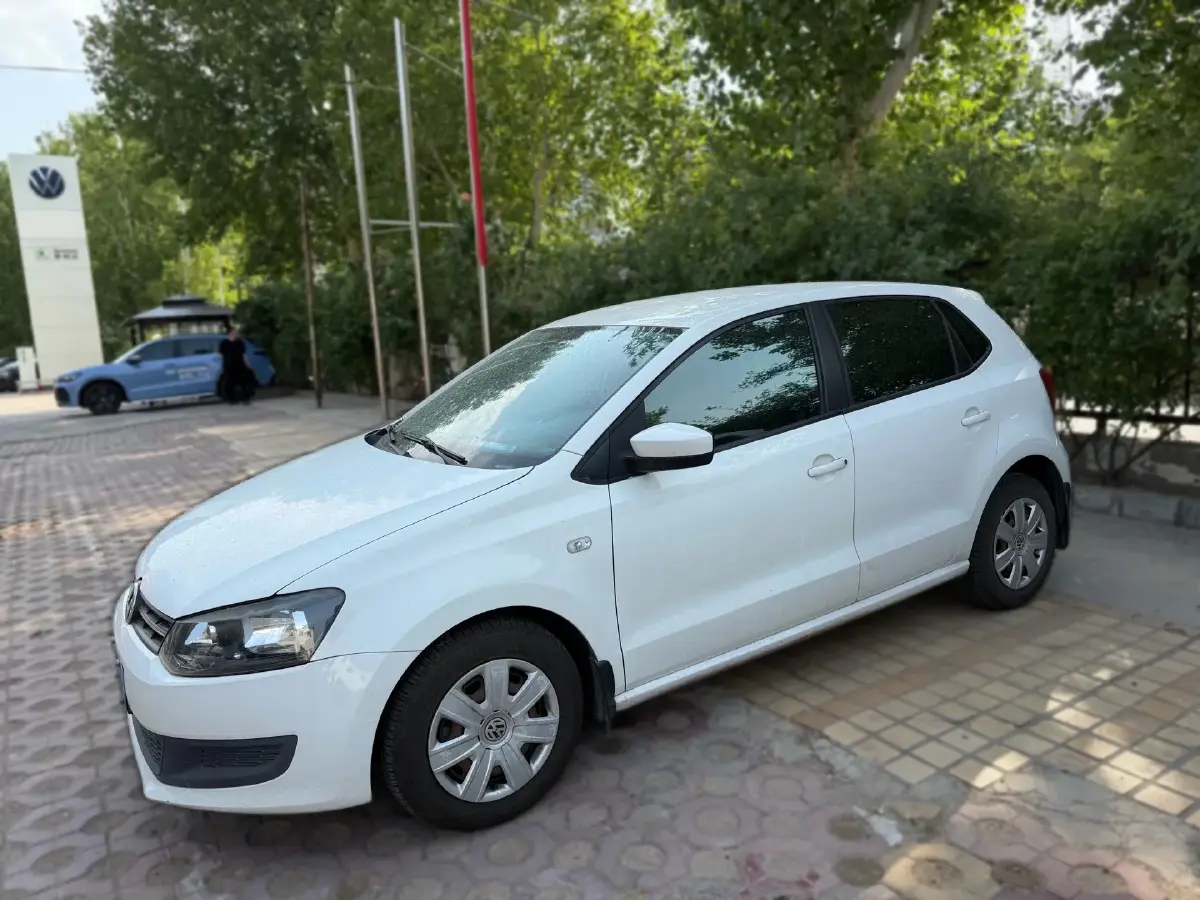 2013 Volkswagen Polo 1.4L 86HP L4 5MT