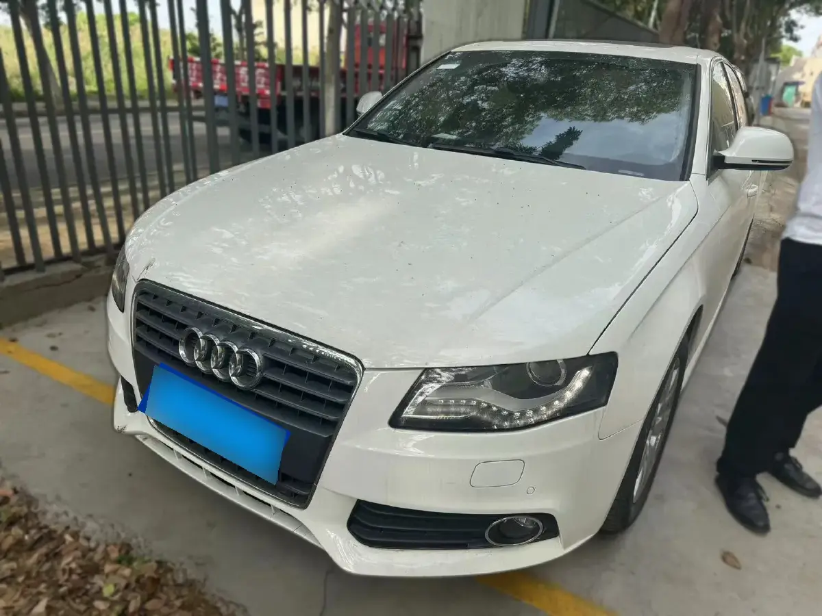 2012 Audi A4L 2.0T 180HP L4 CVT