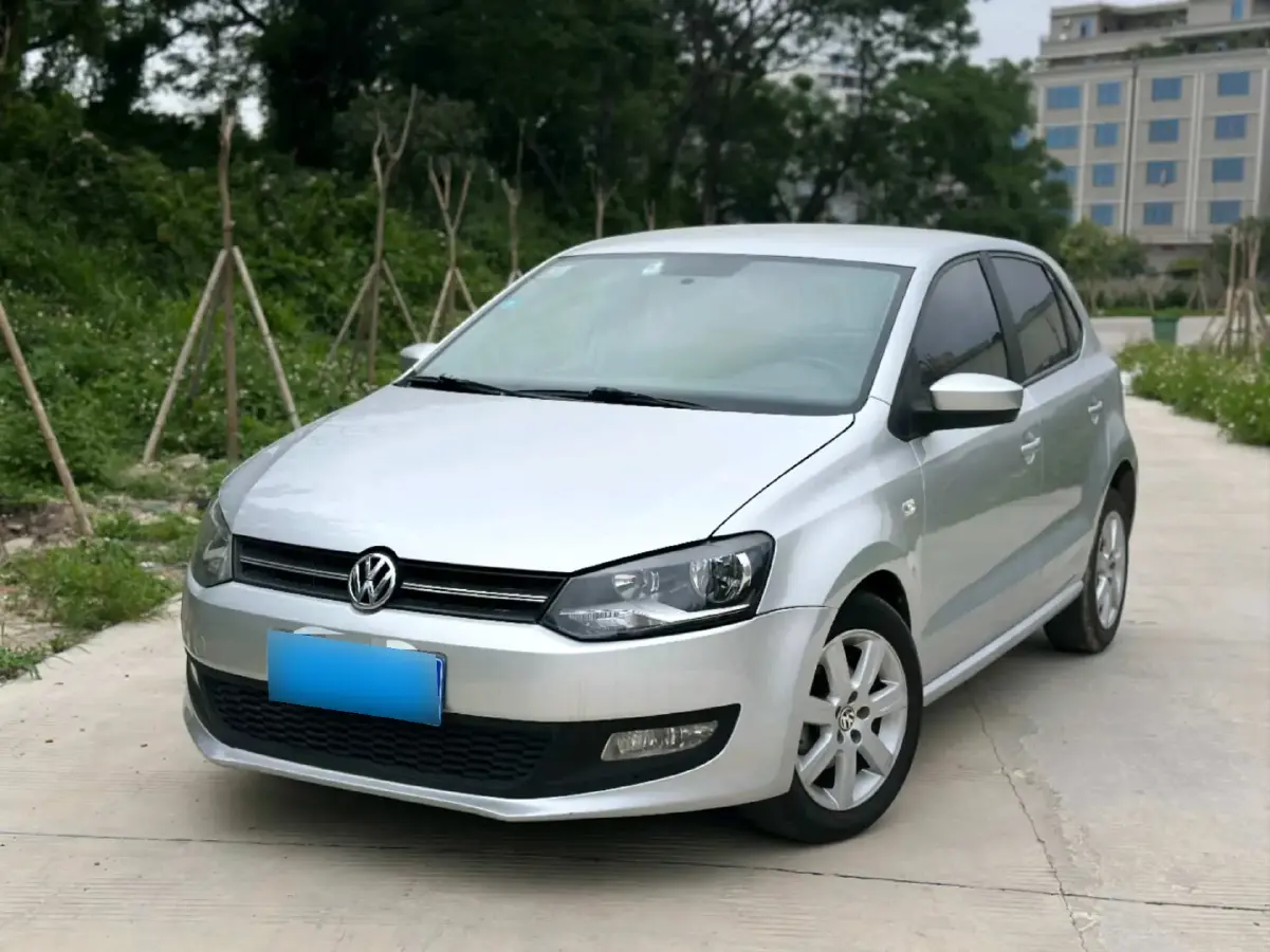 2011 Volkswagen Polo 1.4L 86HP L4 6AT