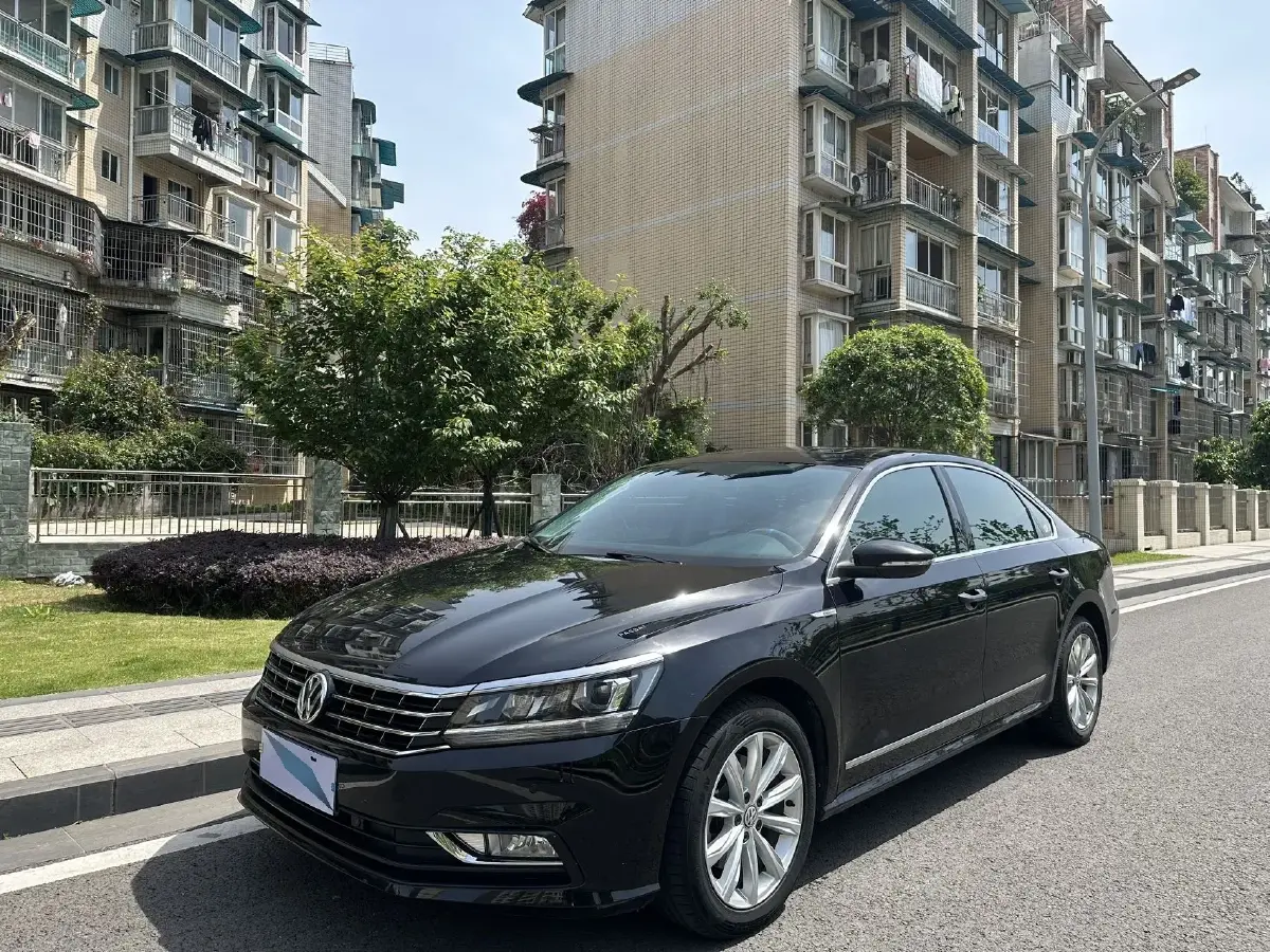 2017 Volkswagen Passat 1.8T 180HP L4 7DCT