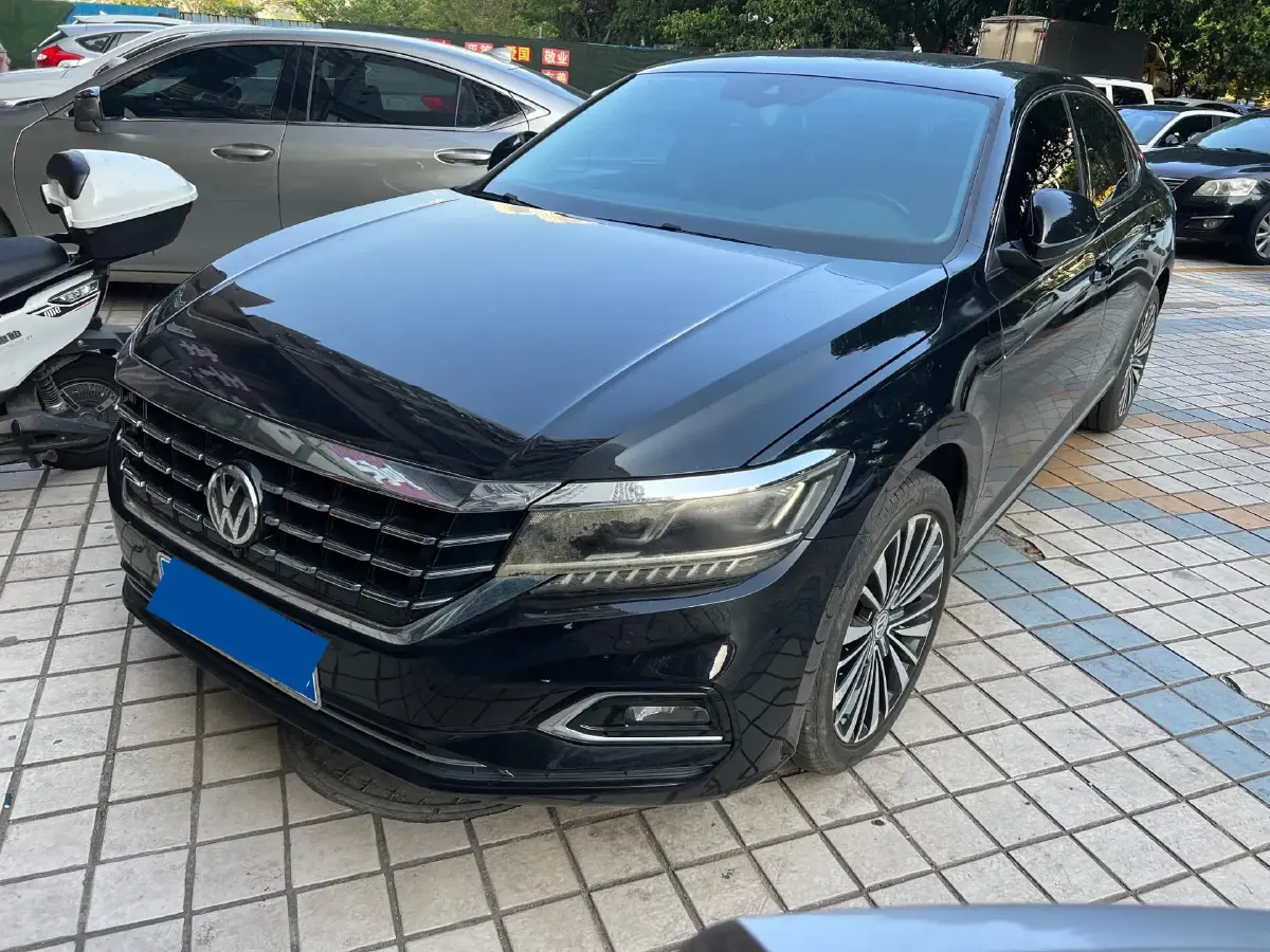 2019 Volkswagen Passat 2.0T 186HP L4 7DCT