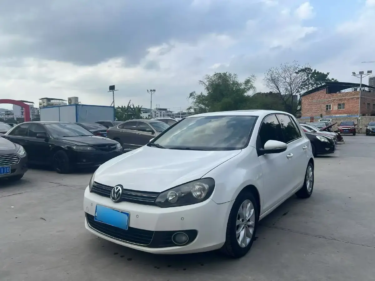2010 Volkswagen Golf 1.6L 105HP L4 7DCT