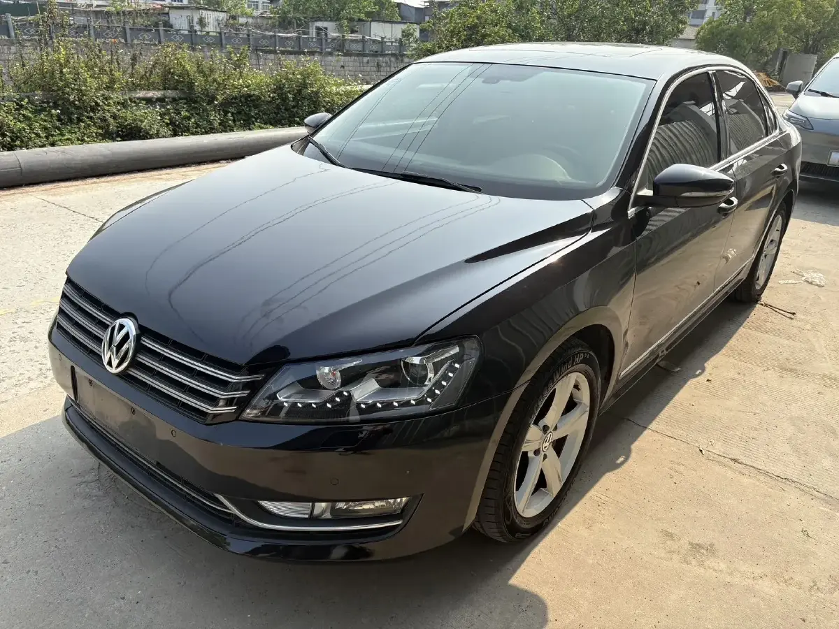 2013 Volkswagen Passat 1.8T 160HP L4 7DCT