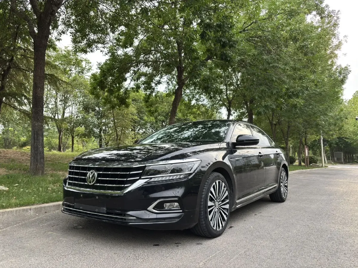2019 Volkswagen Passat 2.0T 186HP L4 7DCT