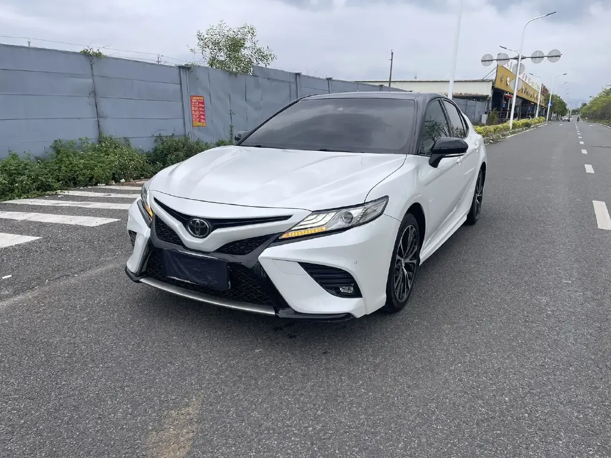 2018 Toyota Camry 2.0L 169HP L4 6AT